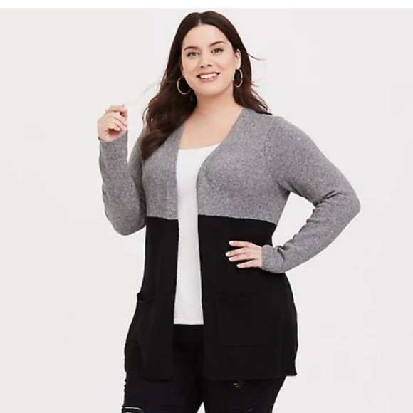 torrid Sweaters - Torrid two tone cardigan with pockets.